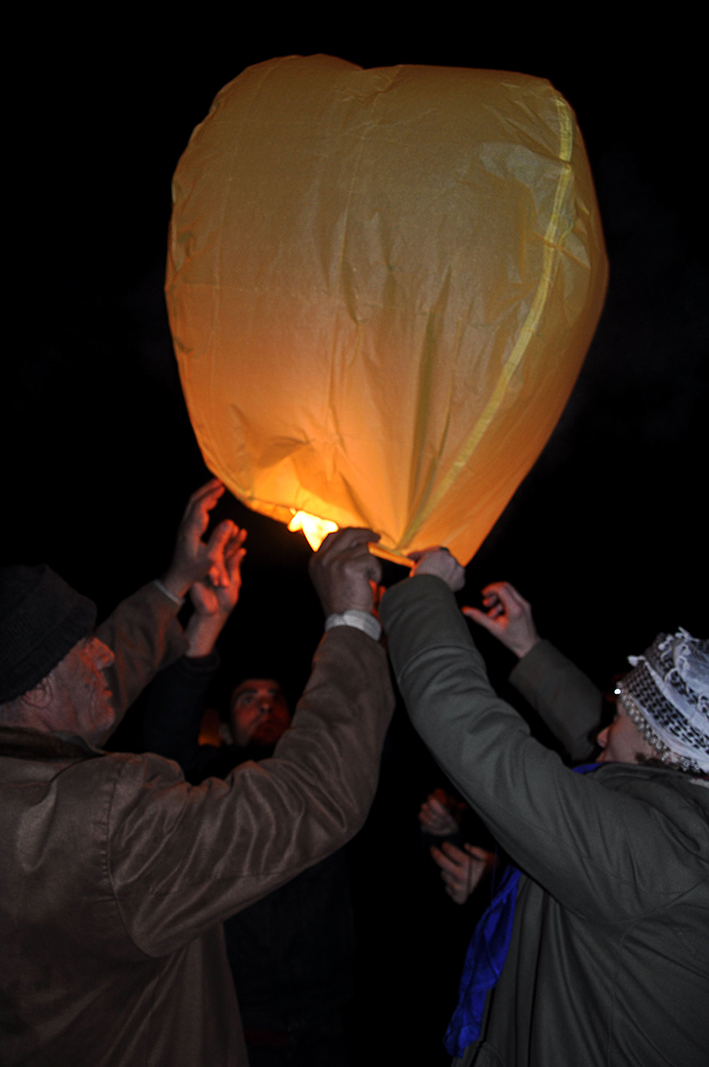 Mesher. Globos de aire por la última noche del año. Fotografía de Eliana Caramelli.